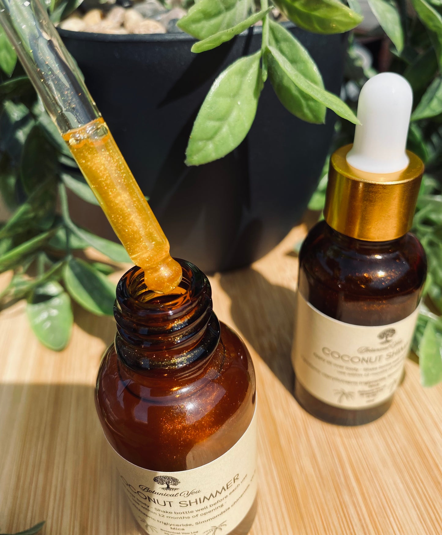 Shimmering body oil