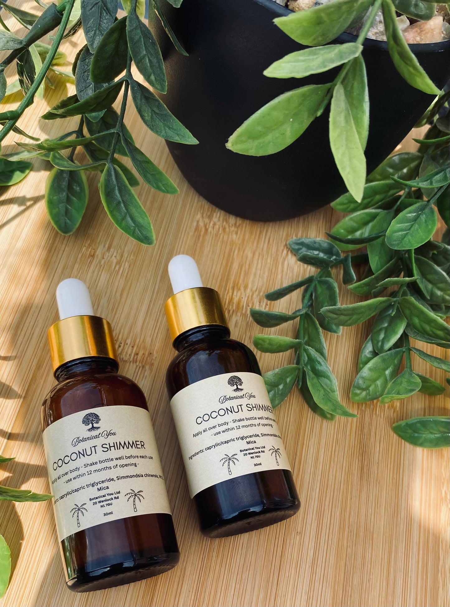 Shimmering body oil