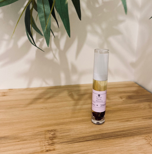 Botanical lip oil